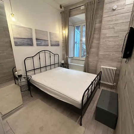 Leonidas House 아파트 로마